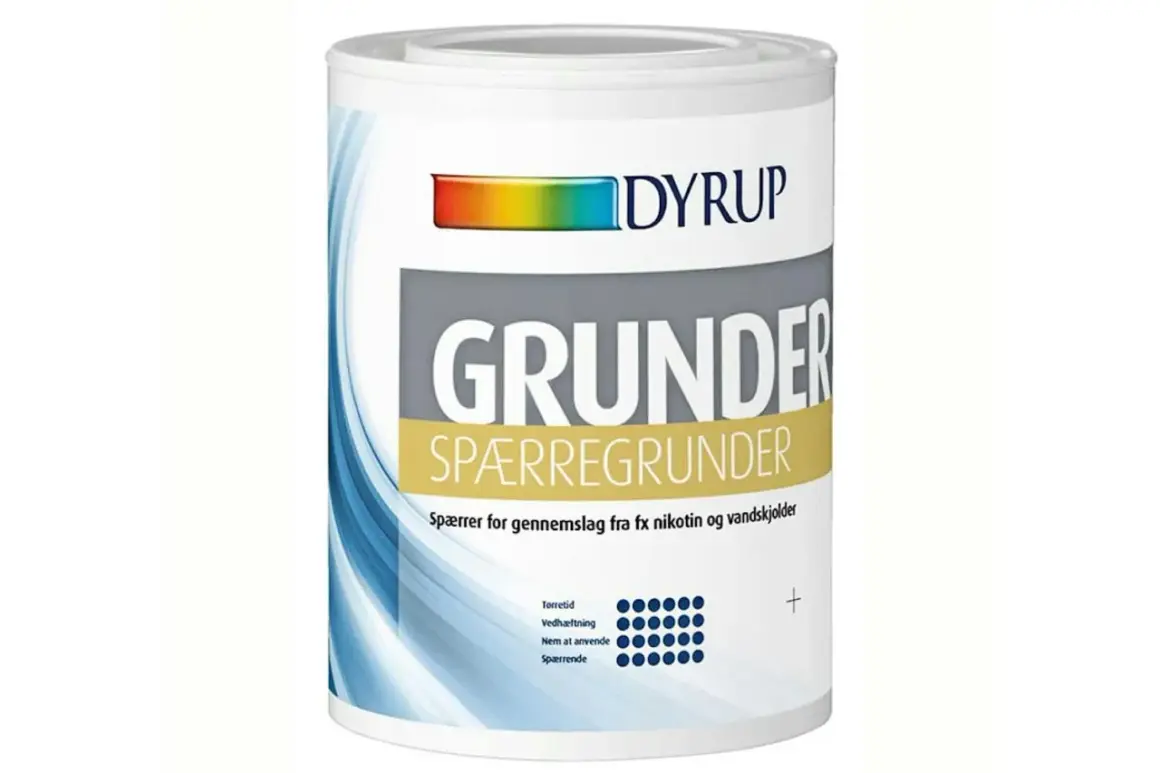 En burk med DYRUP SPÆRREGRUNDER, en primer grundfärg som blockerar fläckar från nikotin och vatten.