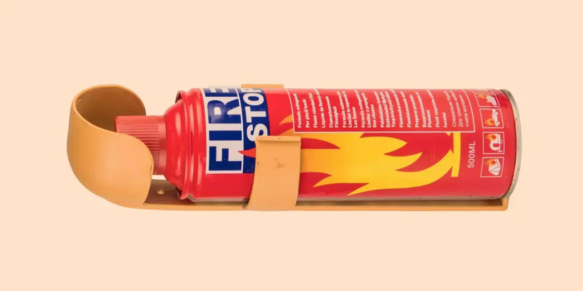 Feuerlöscher "FIRE STOP" 500ML, mit Halterung. Ideal für kleine Brände, asr a2.2.