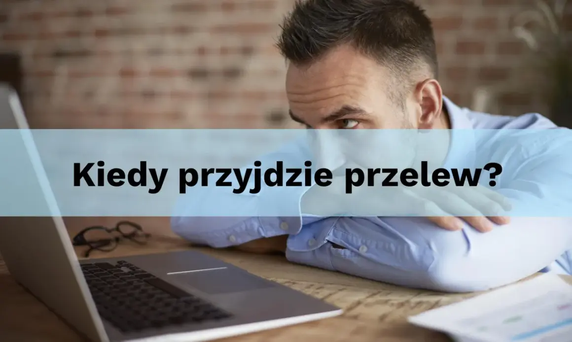 Zestresowany mężczyzna czeka na przelewy wychodzące z Santander.