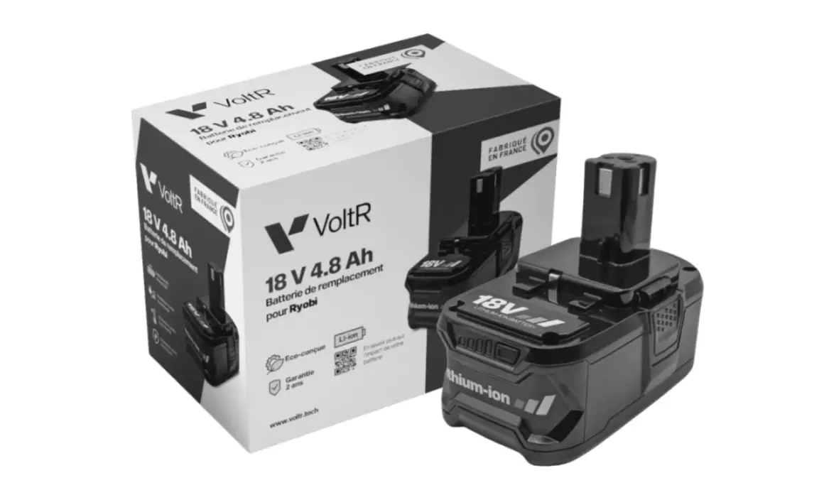 Batterie VoltR 18V 4.8 Ah de remplacement pour Ryobi, soulignant la compatibilité batterie entre marque. Fabriquée en France.