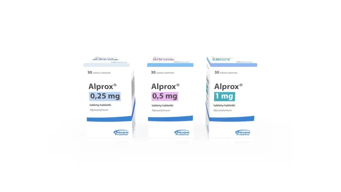 Trzy opakowania leku Alprox o różnych dawkach: 0,25 mg, 0,5 mg i 1 mg. Każde zawiera 30 tabletek.