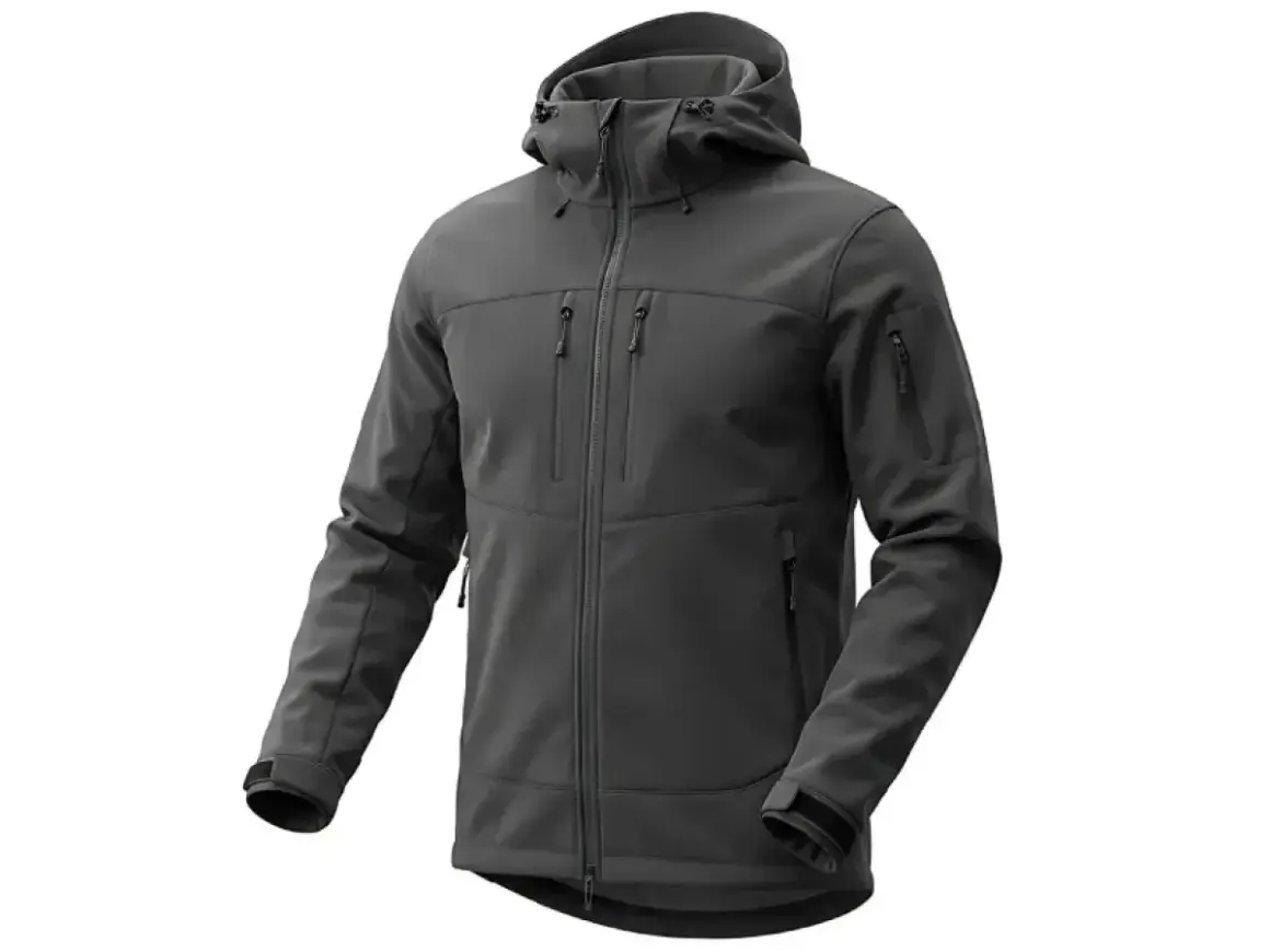 Szara kurtka softshell z kapturem i licznymi kieszeniami. Dowiedz się, jak prać softshell, by zachował swoje właściwości.