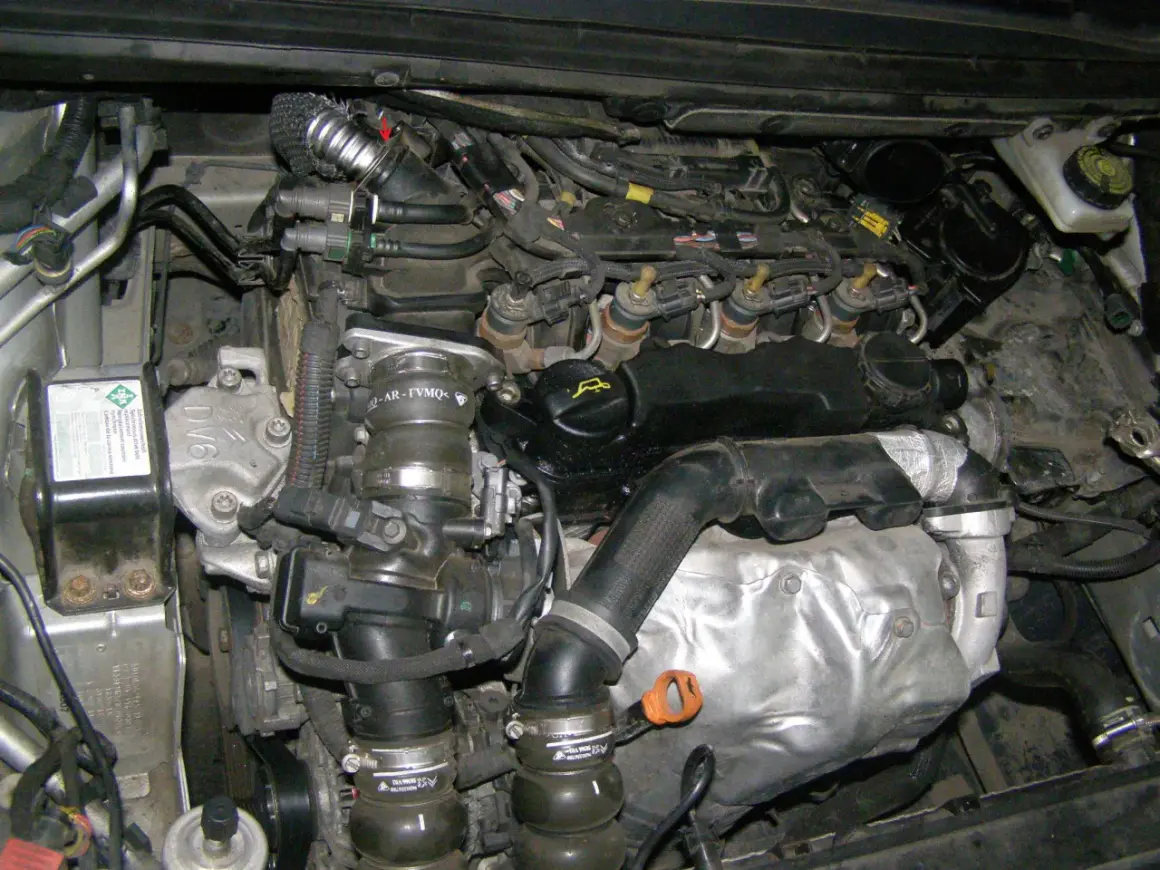 Lokalizacja zaworu EGR w Citroen C5 2.0 HDI - nieoczywiste miejsce w silniku