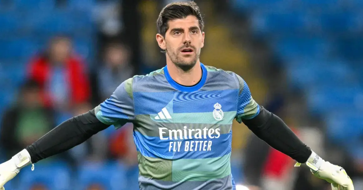 Bramkarz Realu Madryt, Thibaut Courtois, w akcji. Zastanawiasz się, ile lat ma Courtois?