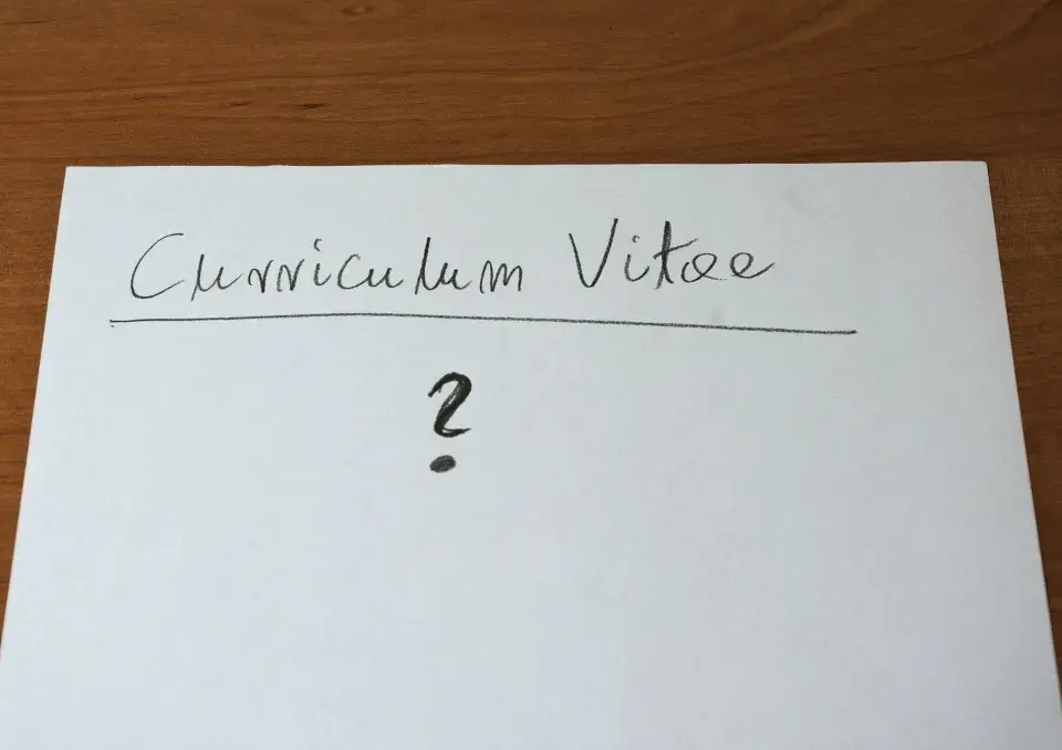 Jak napisać dobre CV bez doświadczenia zawodowego i zdobyć pracę?
