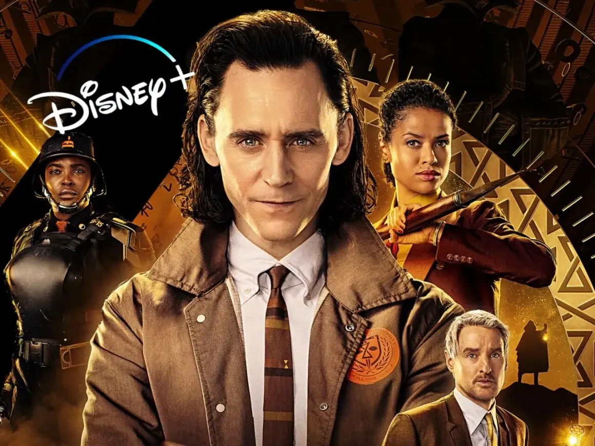 Die Hauptfiguren der Serie "Loki" von Disney+: Tom Hiddleston als Loki, Gugu Mbatha-Raw, Sophia Di Martino und Owen Wilson.