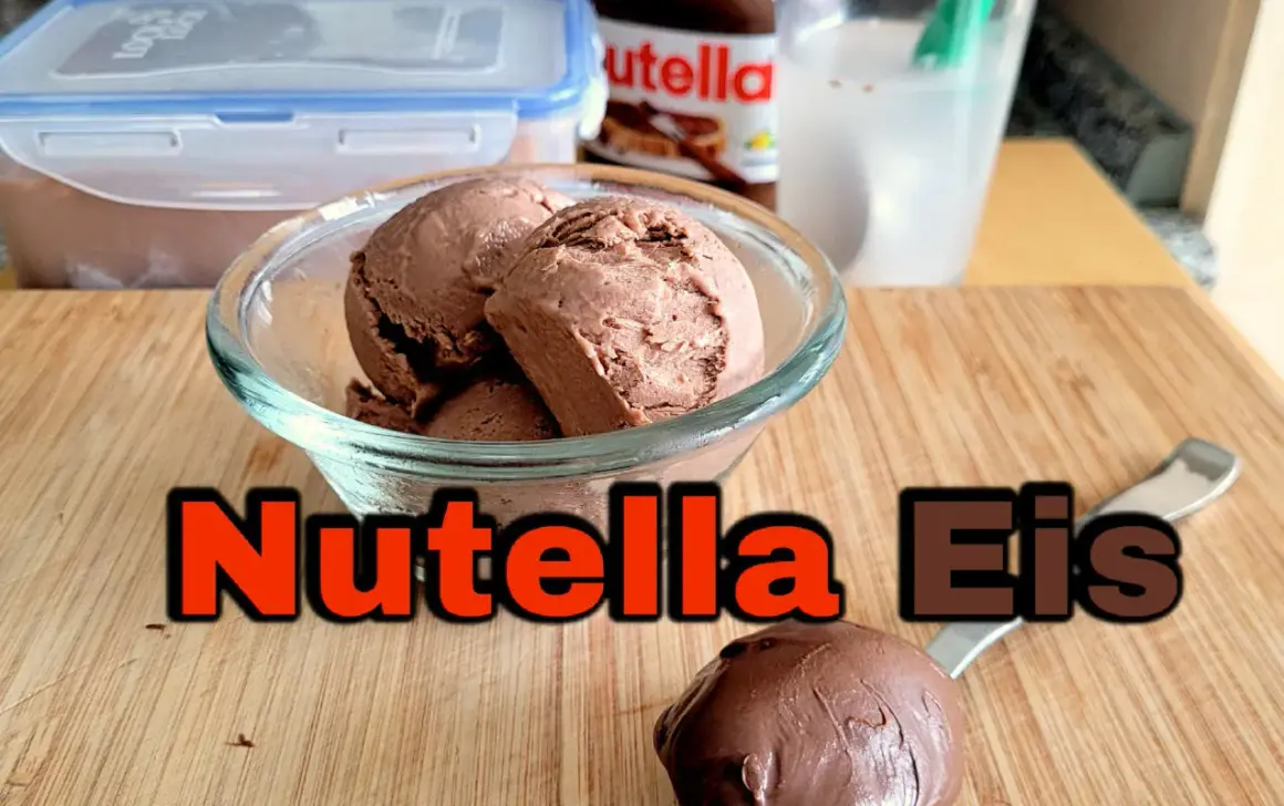 Schokoladiges Nutella Eis, perfekt zum Eis selber machen. Ein Löffel voller Genuss, bereit zum Vernaschen.
