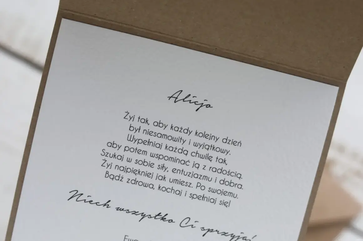 Wiersz z życzeniami urodzinowymi dla żony Alicji: "Żyj tak, aby każdy kolejny dzień był niesamowity i wyjątkowy.