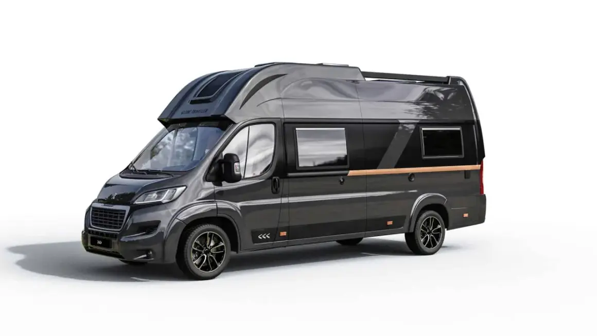 Elegancki, ciemnoszary camper dwuosobowy z podnoszonym dachem i drewnianymi akcentami. Idealny na podróże we dwoje.
