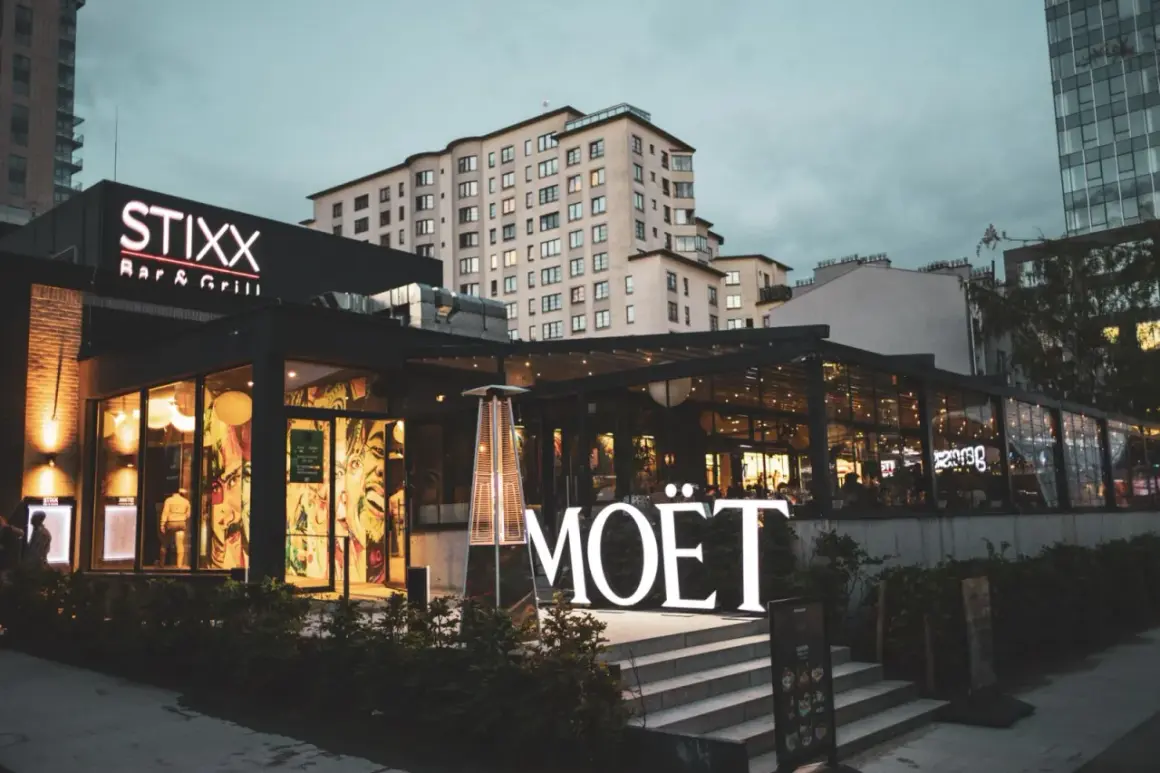 Stixx Bar & Grill: Ogień, steki i luksus w sercu Warszawy