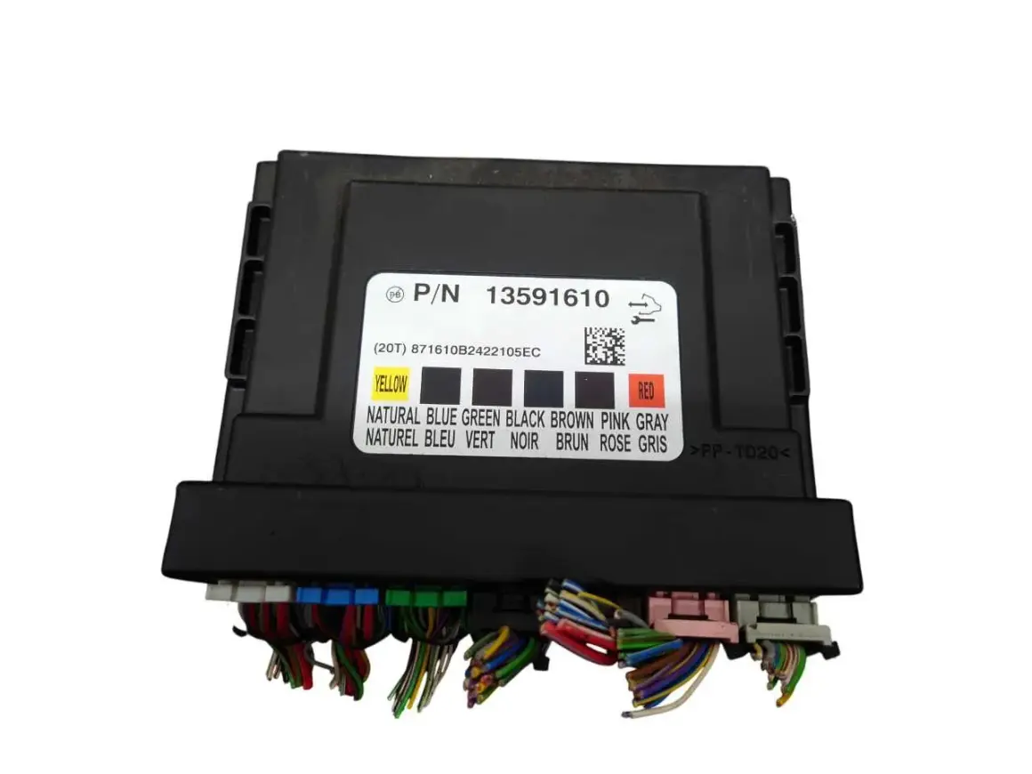 Moduł sterujący Opel z numerem P/N 13591610. Może być powiązany z błędem DTC U0140.
