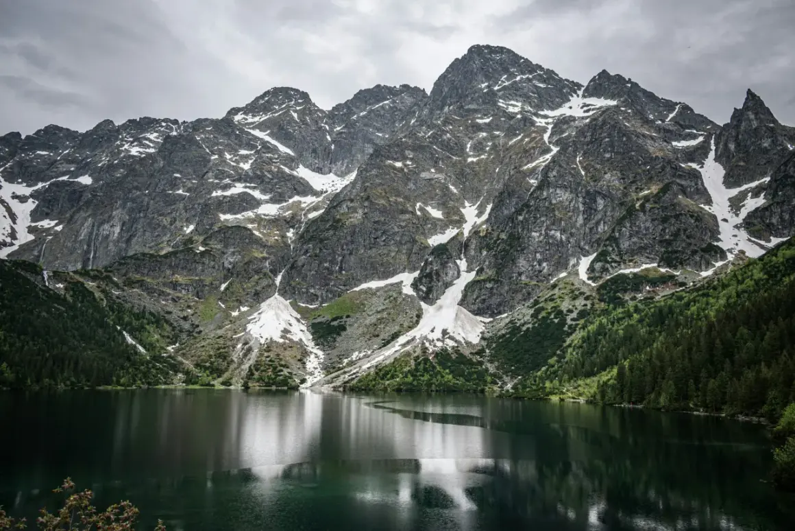 Ile km na Morskie Oko? Kompletny przewodnik i porady eksperta.