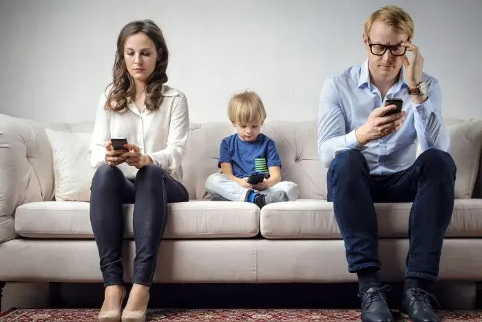 Uzależnienie od internetu – co to jest i jak wpływa na życie?