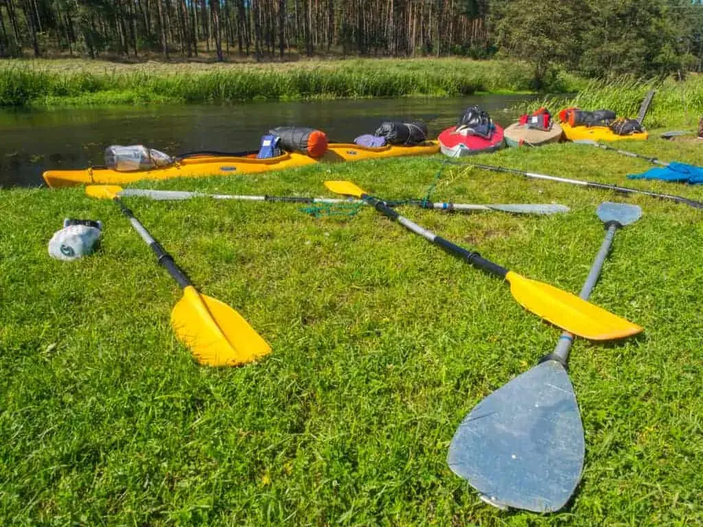 Podlasie kajakiem: Najlepsze trasy i jak zaplanować spływ