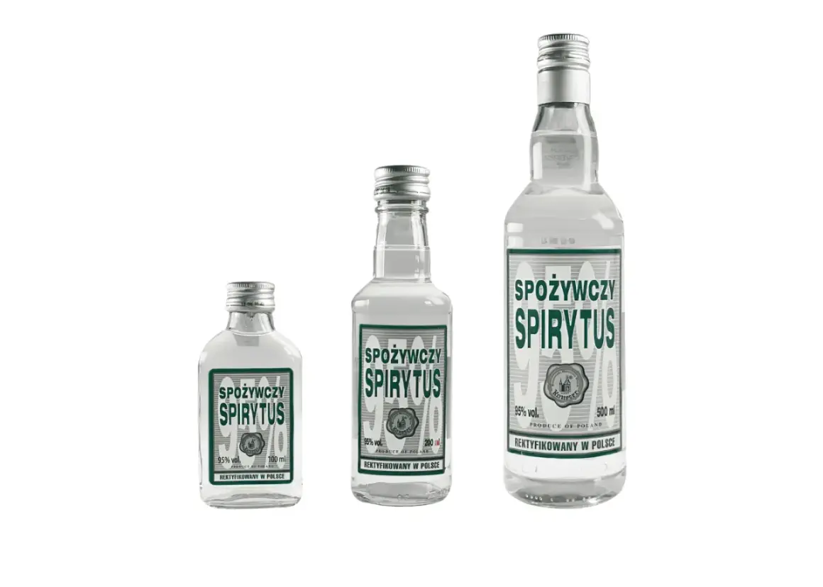 Trzy butelki spirytusu rektyfikowanego "Spożywczy Spirytus" o różnej pojemności. Idealny do macerowania ziół i owoców.