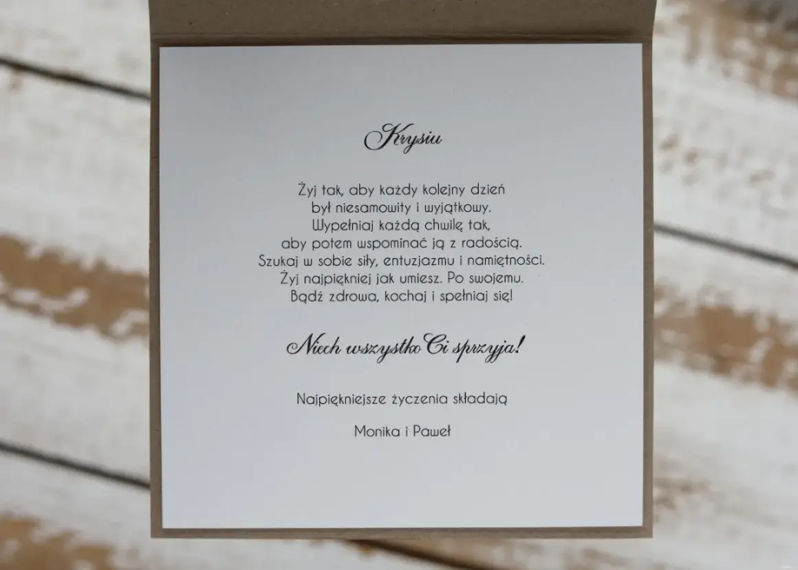 Wzruszające życzenia na 60 urodziny dla kobiety, Krysiu! Niech każdy dzień będzie wyjątkowy, a życie pełne radości i spełnienia.
