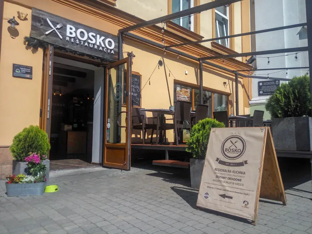 Gdzie zjeść w Przemyślu? Przewodnik po najlepszych smakach!