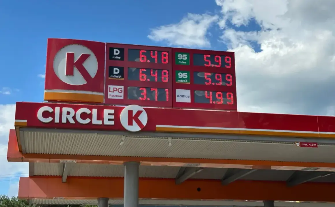 Cena LPG na stacji Circle K wynosi 3.71. Obok widnieją ceny diesla i benzyny 95.