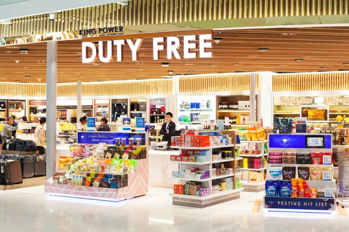 Perfumy na lotnisku: Czy warto kupić? Analiza cen i poradnik