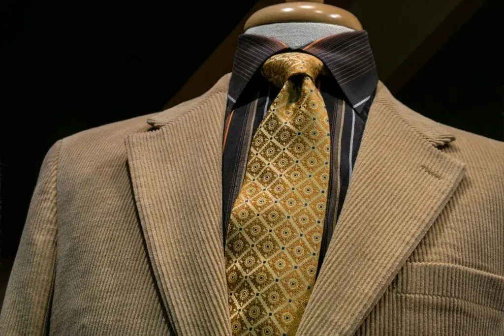 Czy marynarki sztruksowe są modne? Sprawdź najnowsze trendy i stylizacje