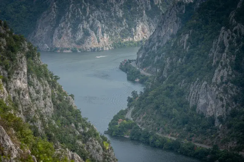 Rumunia: Co zwiedzić? Przewodnik po zamkach, drogach i naturze