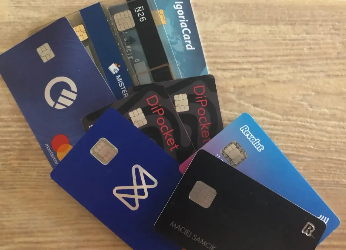 Karty płatnicze: Mastercard Debit FX, DiPocket, Revolut, N26, Mister, IgoriaCard.