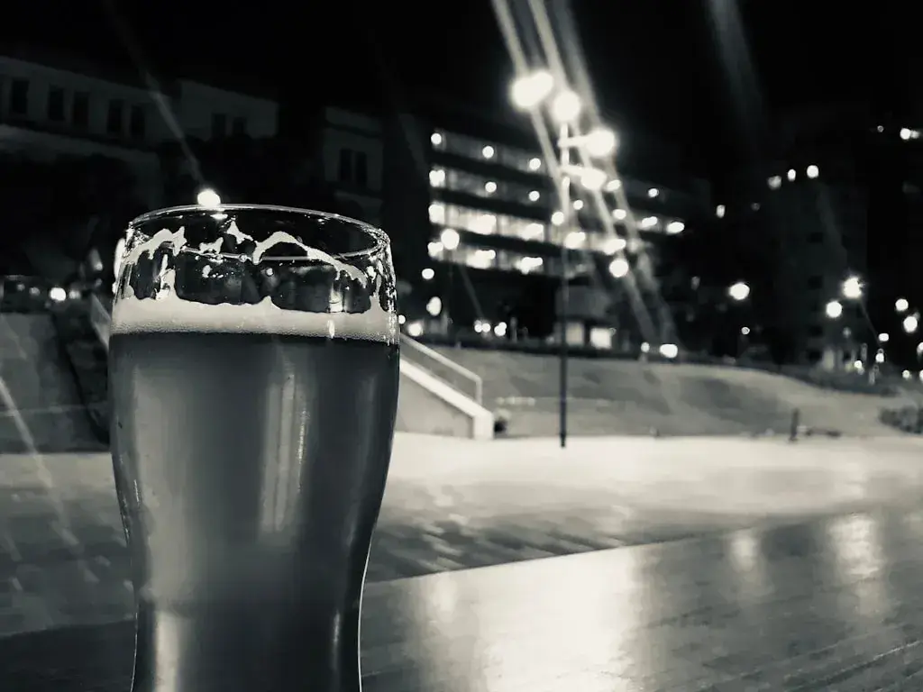 500 ml piwa ile to wódki? Zaskakujące porównanie alkoholu