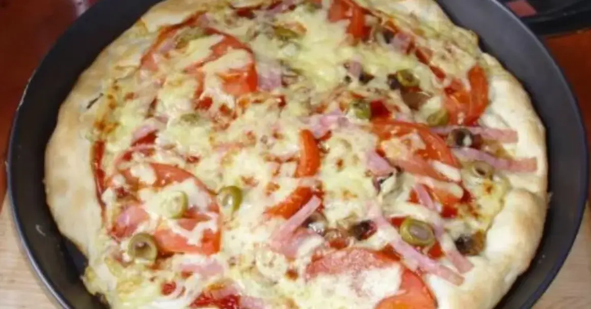 Pizza z Thermomixa: Pieczenie na MAXA dla chrupiącego spodu