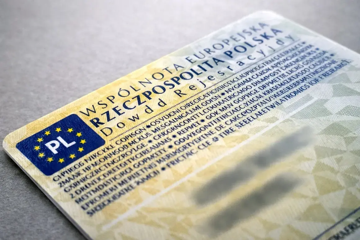 Dowód rejestracyjny z PL i gwiazdkami UE. Brak miejsca w dowodzie rejestracyjnym na wpisy.