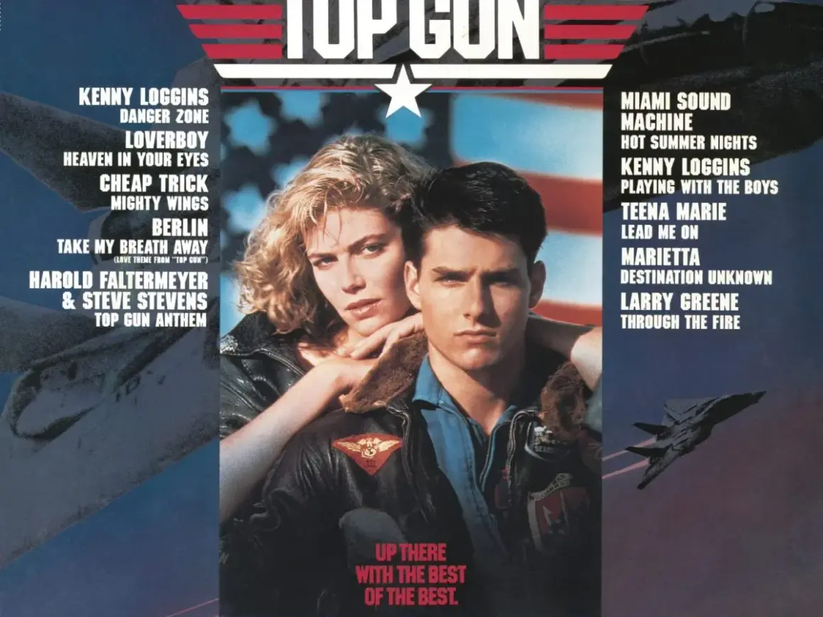 Tom Cruise i Kelly McGillis z filmu Top Gun. Piosenka "Take My Breath Away" z pewnością zapiera dech w piersiach.