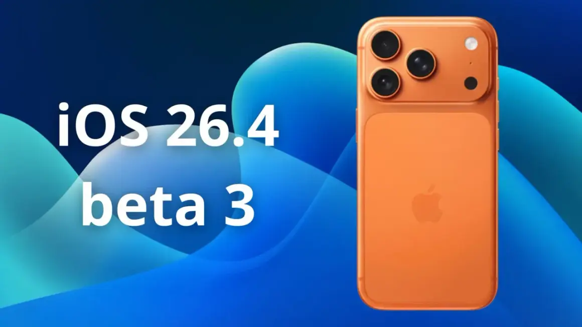 Pomarańczowy iPhone z potrójnym aparatem na tle niebieskich fal. Tekst: iOS 26.4 beta 3.