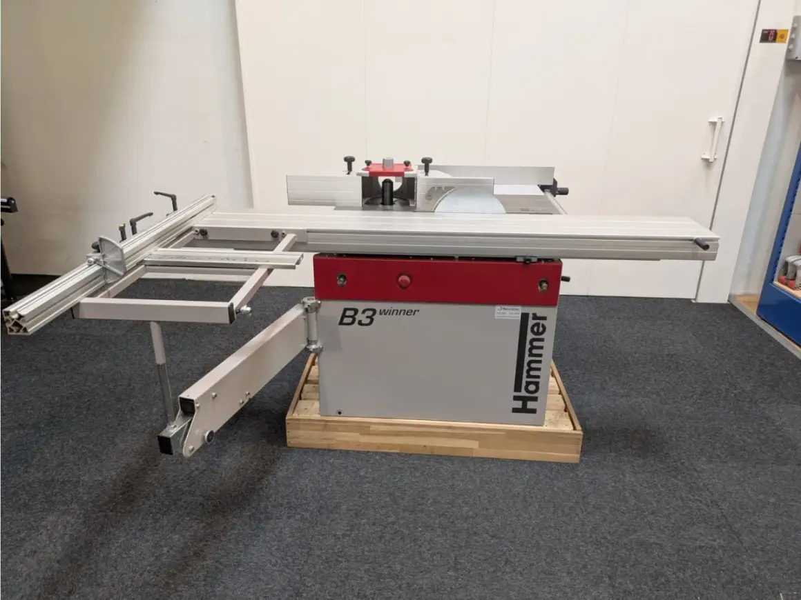 Machine à bois Hammer B3 winner, prête pour des projets de menuiserie.