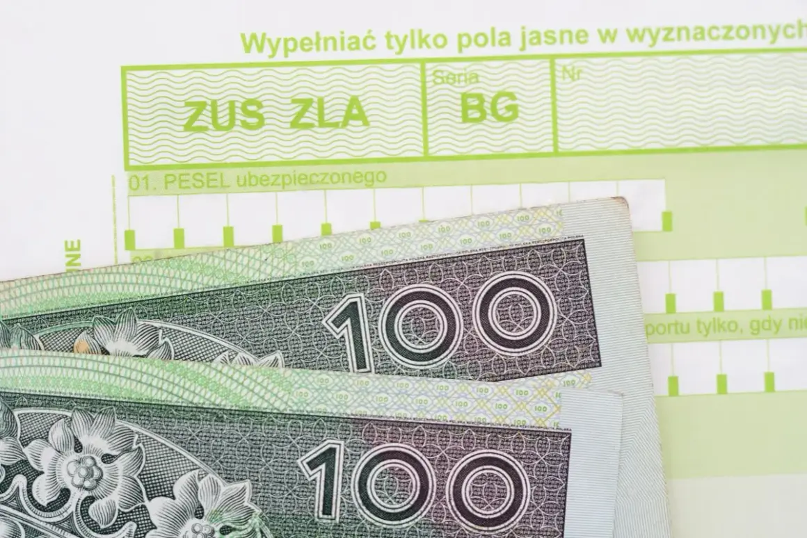 Zwolnienie lekarskie ZUS ZLA z polami na PESEL i kodami cyfrowymi, obok banknoty 100 zł.