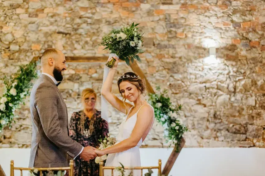 Ślub cywilny w Polsce bez stresu: Dokumenty, koszty i terminy
