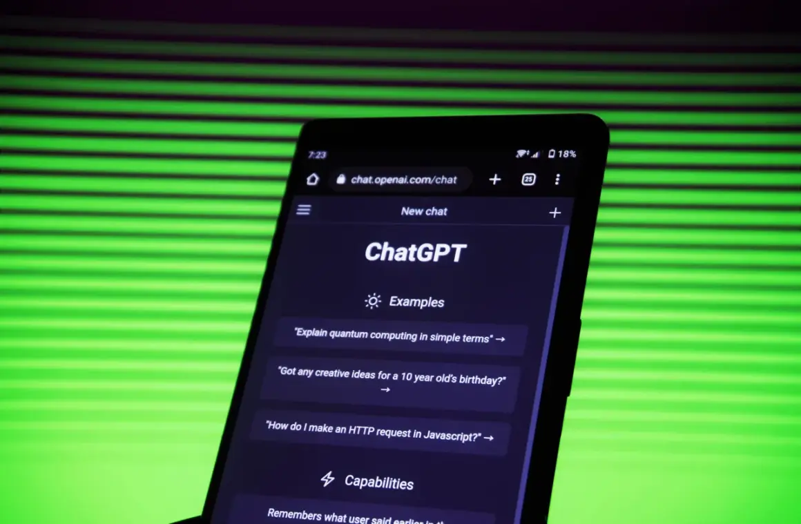 Telefon wyświetla interfejs chatbota ChatGPT. Widać przykładowe pytania, np. o komputery kwantowe.