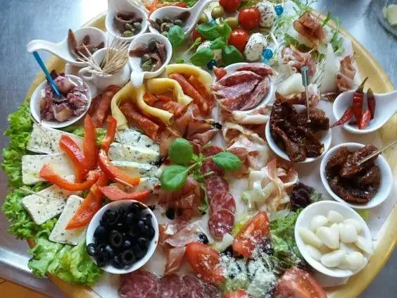 Gdzie zjeść w Kutnie? Odkryj najlepsze lokale gastronomiczne