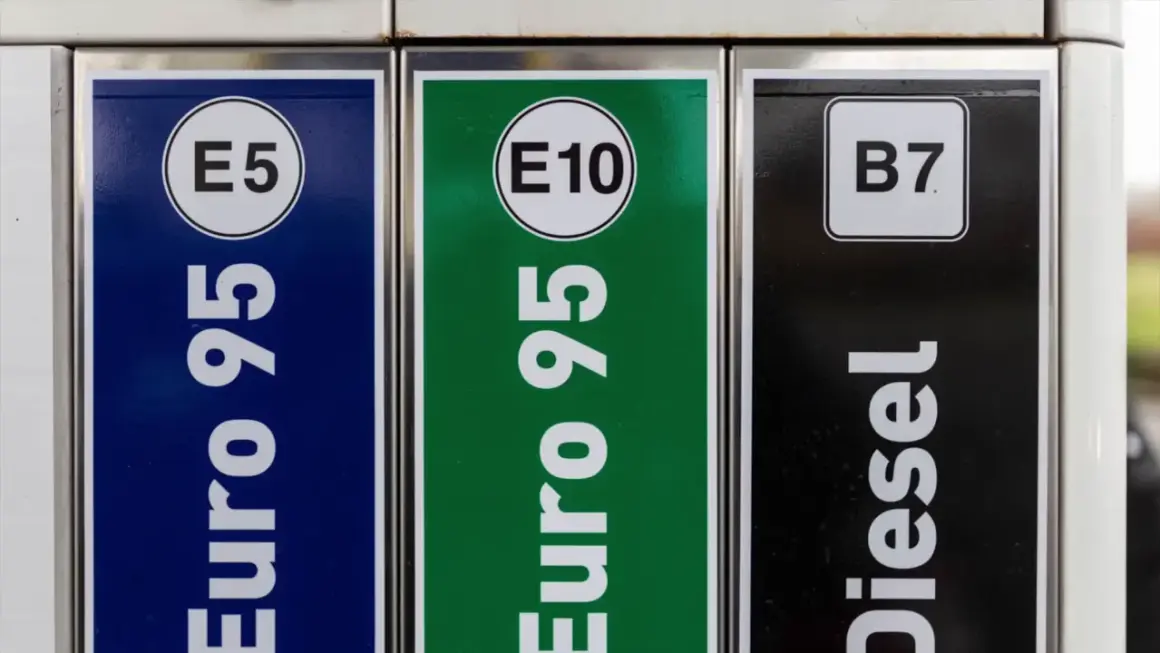 Gasolinera: Euro 95 E5 vs Euro 95 E10. ¿Cuál elegir? También hay diésel B7.