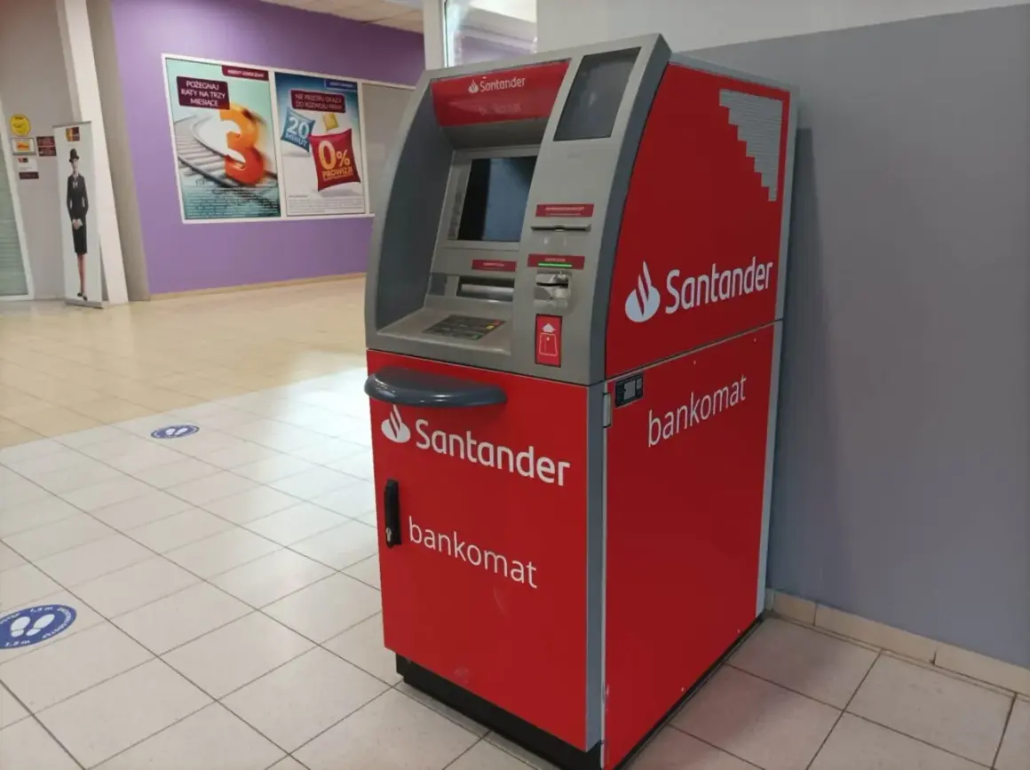 Bankomaty w Tomaszowie Mazowieckim - Gdzie je znaleźć i jak działają?