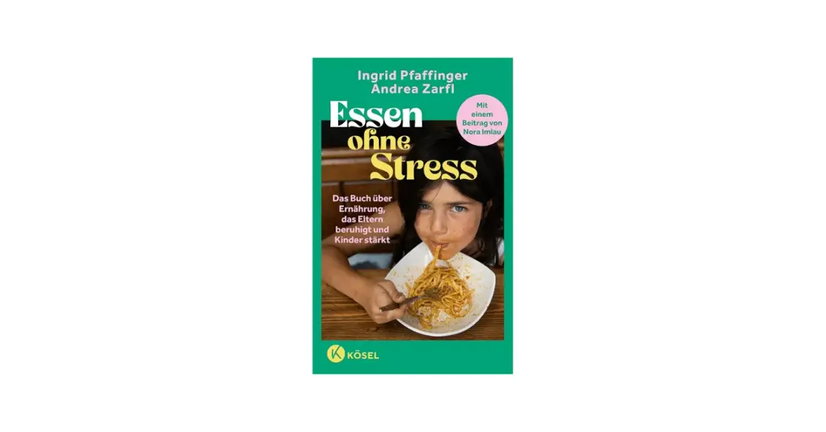 Ein Mädchen isst genüsslich Spaghetti. Das Buch "Essen ohne Stress" hilft Eltern, wenn Kinder essen.
