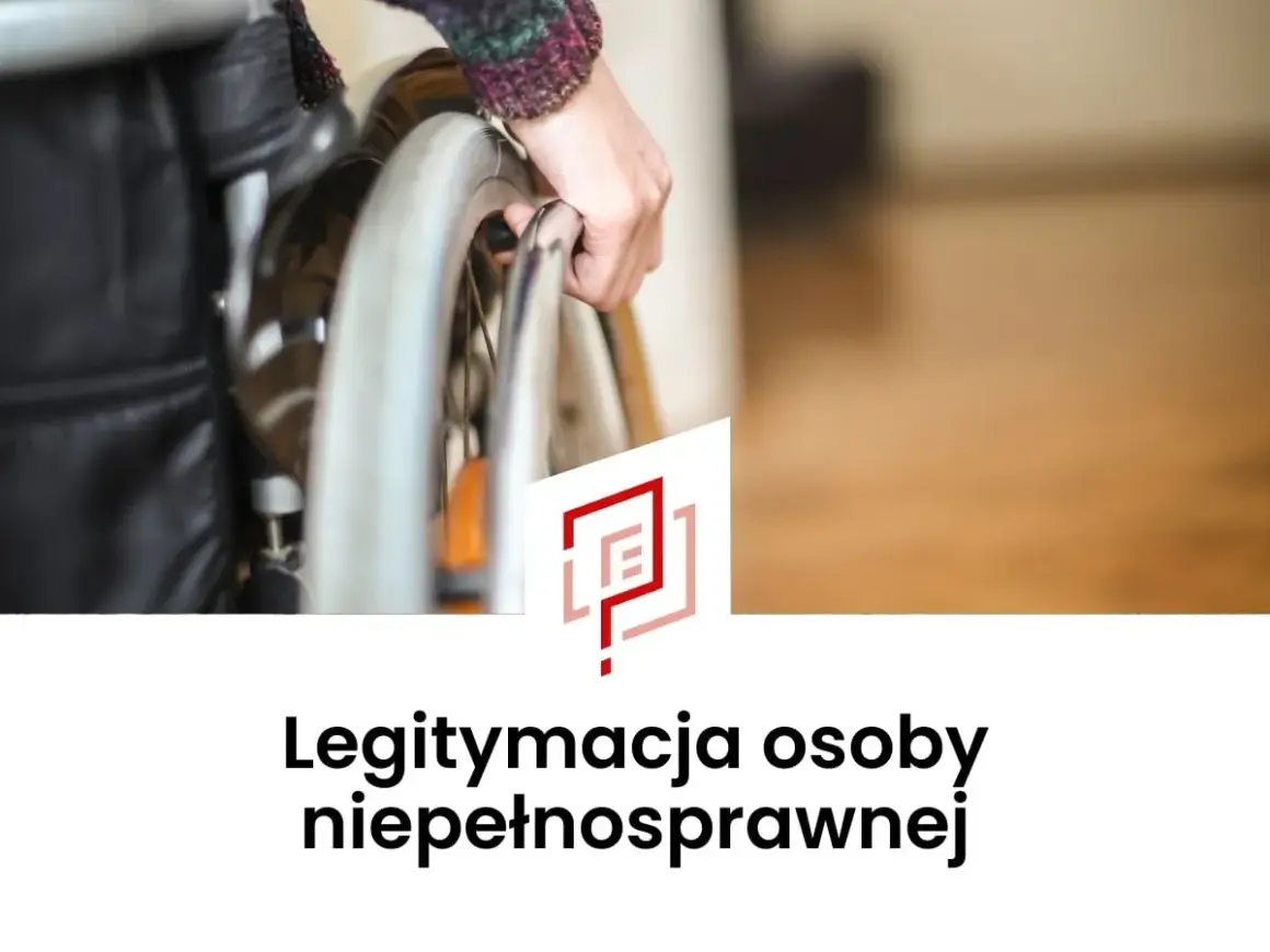 Dłoń chwyta koło wózka inwalidzkiego. Pod spodem napis: "Legitymacja osoby niepełnosprawnej".