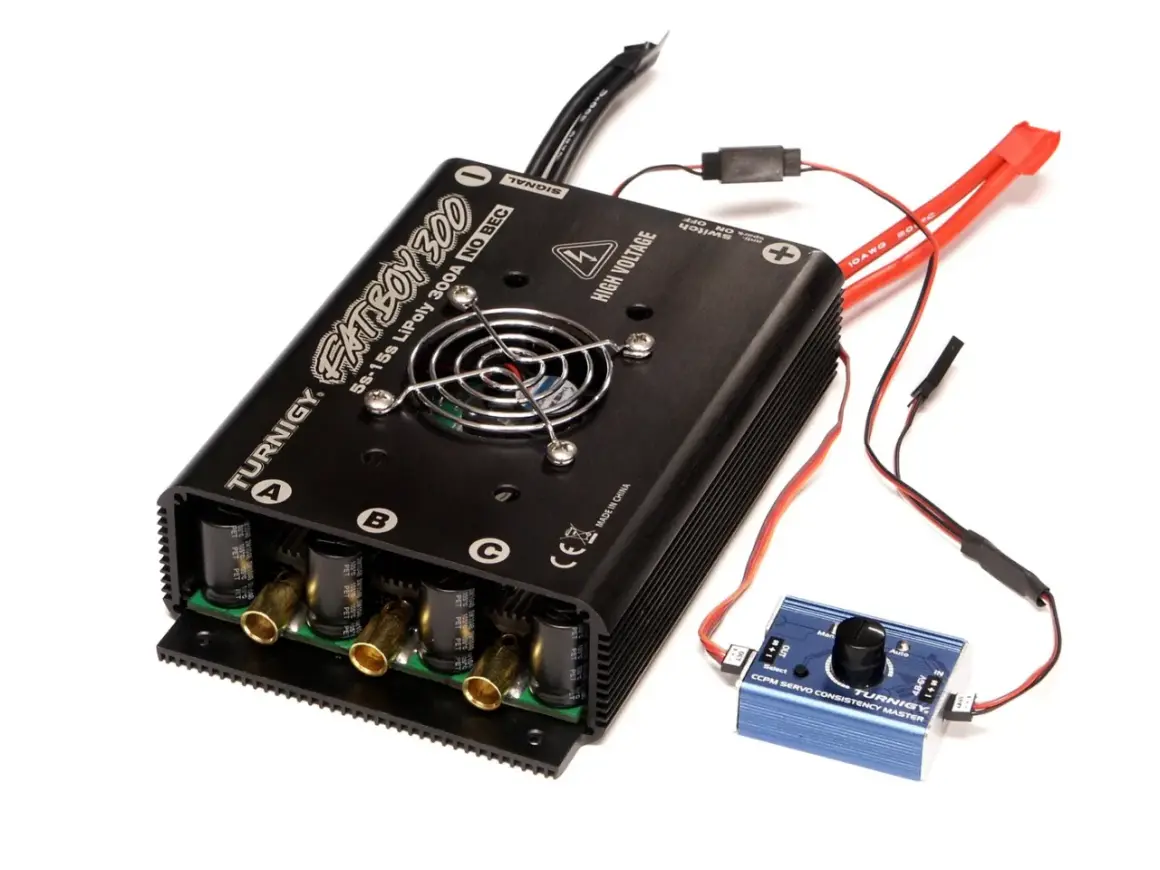 Regulator obrotów silnika elektrycznego Turnigy Fatboy 300A z potencjometrem do precyzyjnego sterowania.