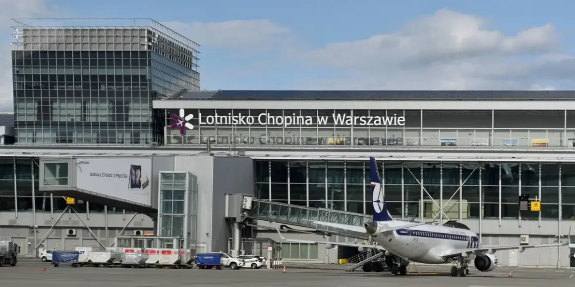Nietypowy obiekt na lotnisku Chopina w Warszawie - zaskakujące fakty