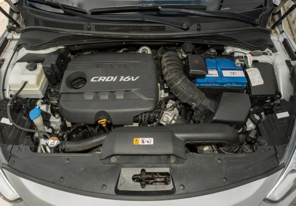 Silnik CRDi 1.7V, idealny do miasta i na trasy. Sprawdź opinie i przekonaj się o jego niezawodności.