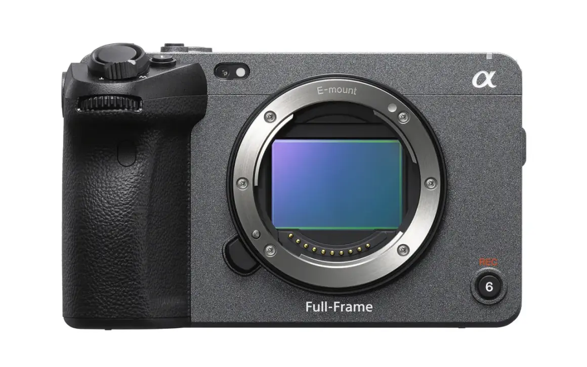 Szara obudowa aparatu Sony fx3 z pełnoklatkowym sensorem i uchwytem.