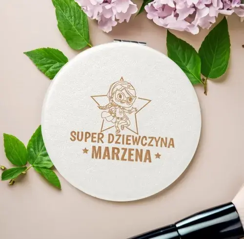 Prezenty na Dzień Dziewczyn w klasie: 50+ pomysłów do 20 zł!