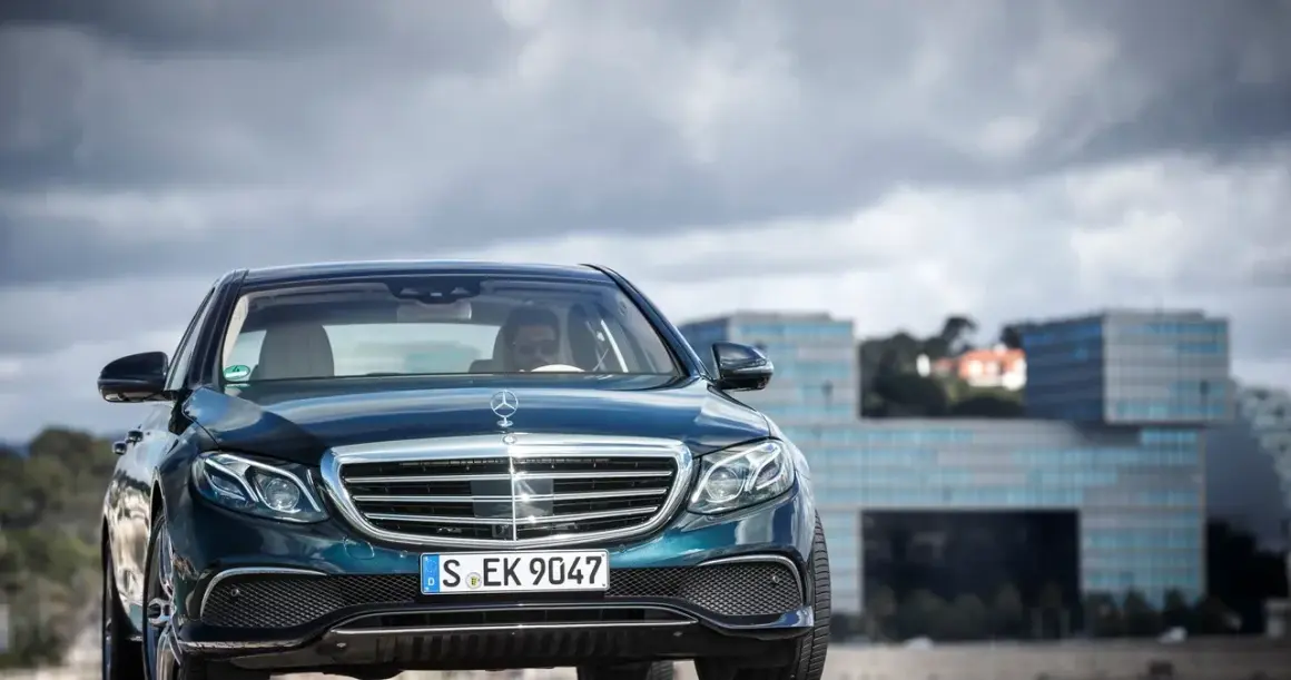 Mercedes W213 jaki silnik - poznaj najlepsze opcje i ich osiągi