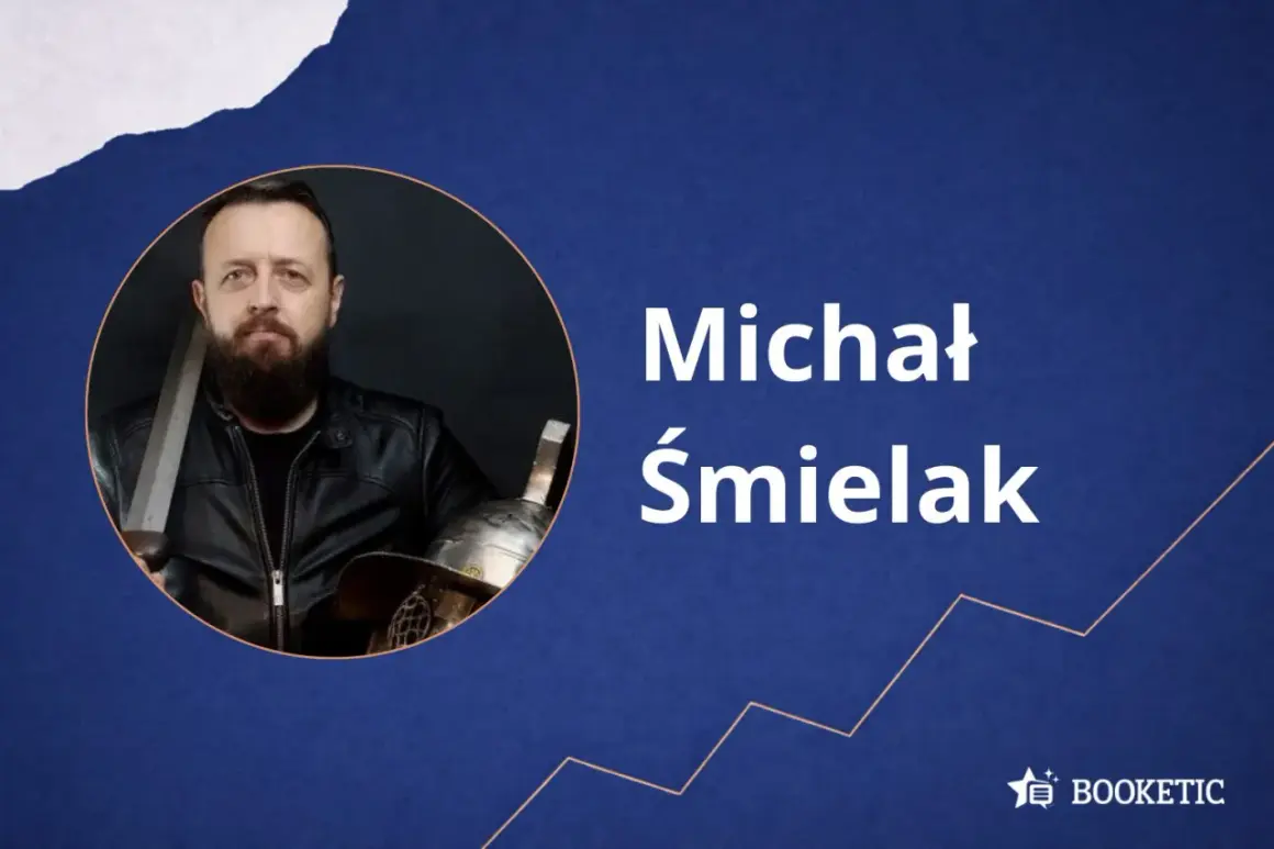 Michał Śmielak, autor książek, prezentuje się z mieczem i hełmem.