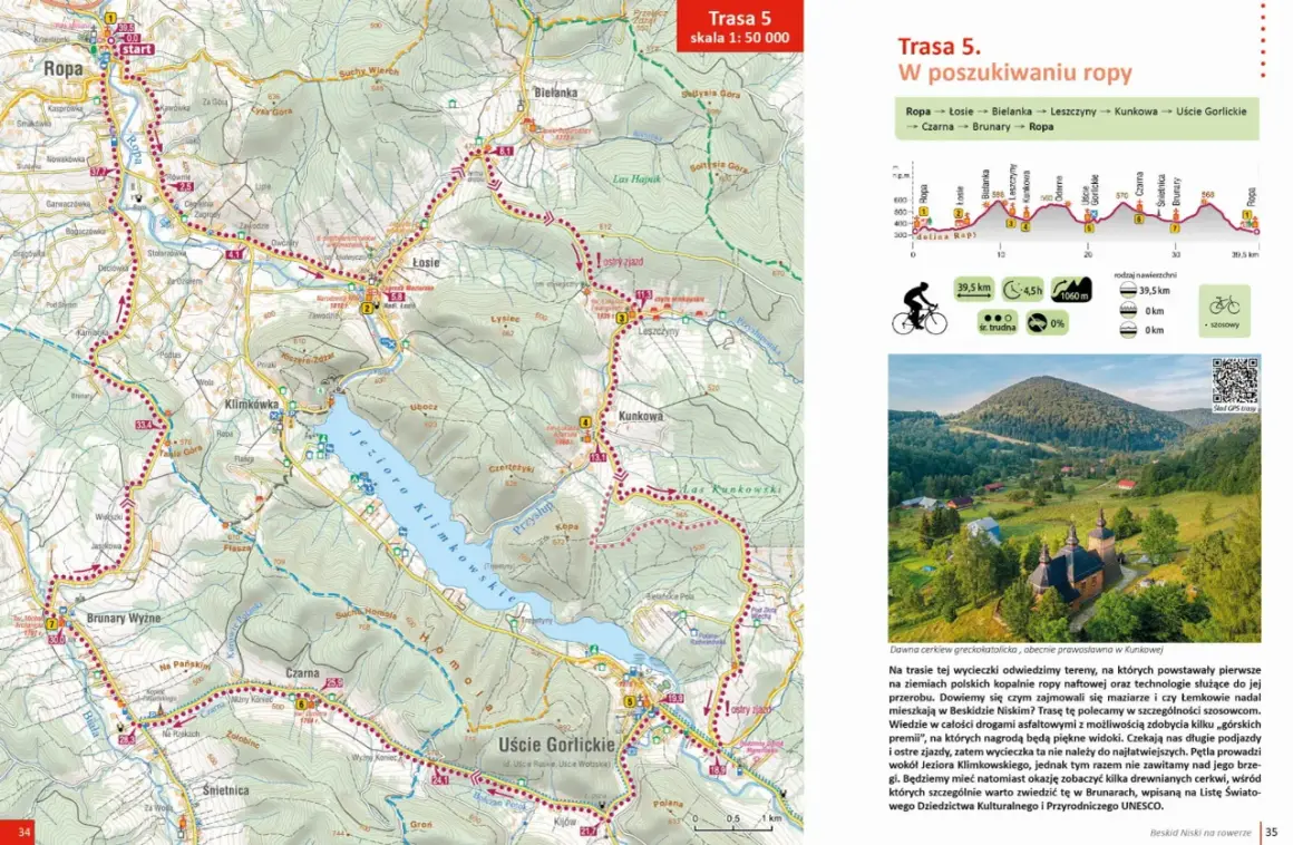 Mapa turystyczna Beskidu Niskiego z zaznaczoną trasą rowerową "W poszukiwaniu ropy". Widok na malownicze **beskid niski szczyty** i zabytkową cerkiew.