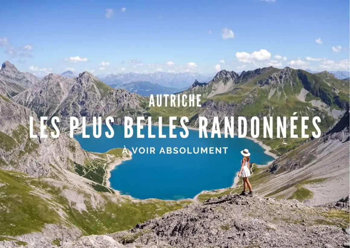 Vue panoramique d'un lac bleu turquoise entouré de montagnes majestueuses en Autriche. Une femme en robe blanche admire le paysage, prête pour un trek.