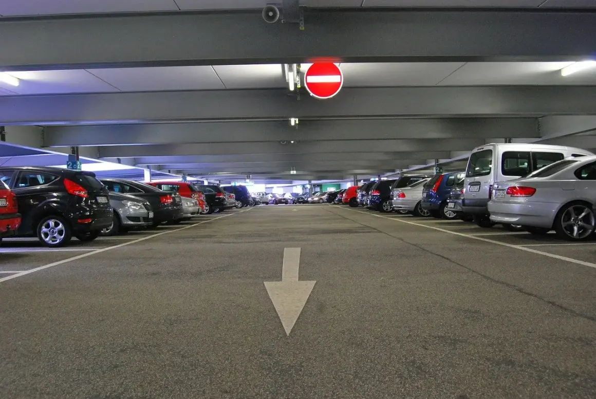 Gdzie zaparkować we Władysławowie? Najlepsze opcje parkingowe i porady